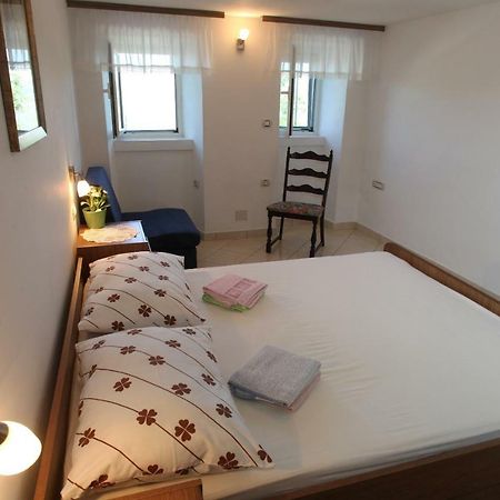 Accommodation Lily Vrana  Buitenkant foto