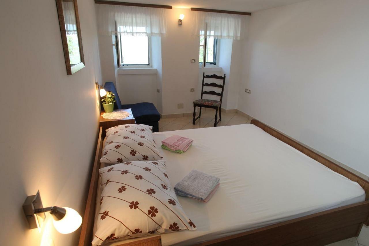 Accommodation Lily Vrana  Buitenkant foto