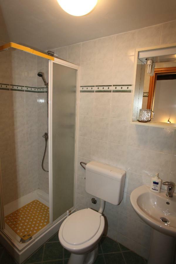 Accommodation Lily Vrana  Buitenkant foto